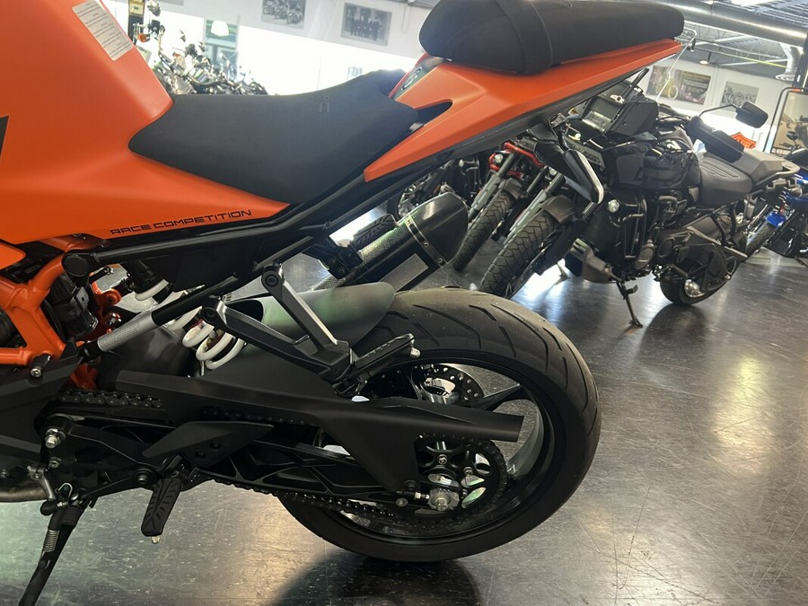 2023 KTM RC 390 Orange