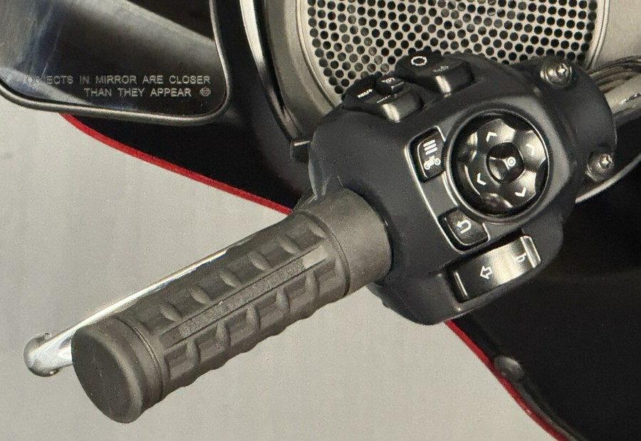 2025 Harley-Davidson Street Glide® FLHX BRILLIANT RED