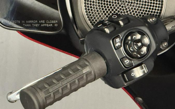 2025 Harley-Davidson Street Glide® FLHX BRILLIANT RED