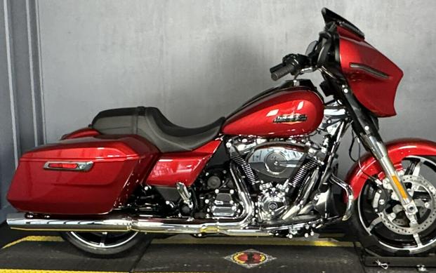 2025 Harley-Davidson Street Glide® FLHX BRILLIANT RED