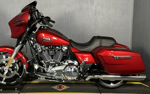 2025 Harley-Davidson Street Glide® FLHX BRILLIANT RED