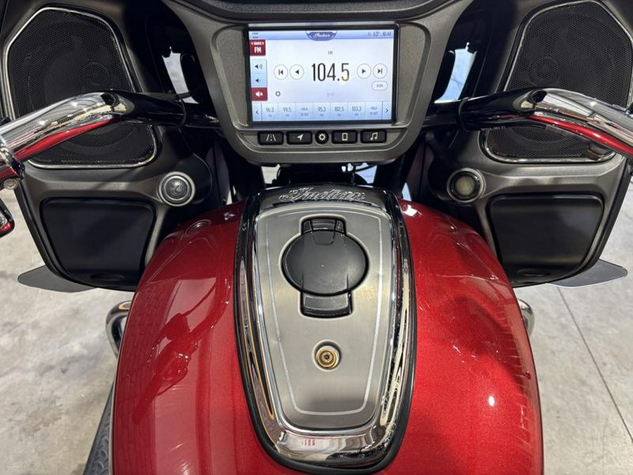 2020 Indian Motorcycle® Challenger Limited Ruby Metallic