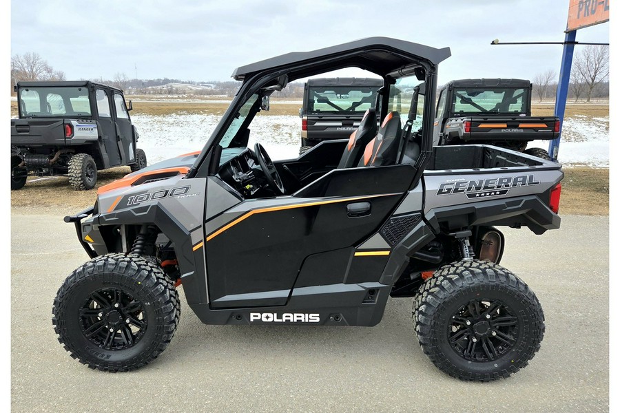 2017 Polaris Polaris GENERAL™ 1000 EPS Deluxe Titanium Matte - FULL CAB