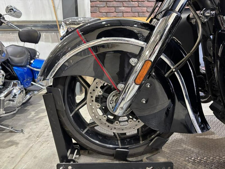 2020 Indian Motorcycle® Roadmaster® Elite Thunder Black Vivid Crystal Over Gunmetal Flake