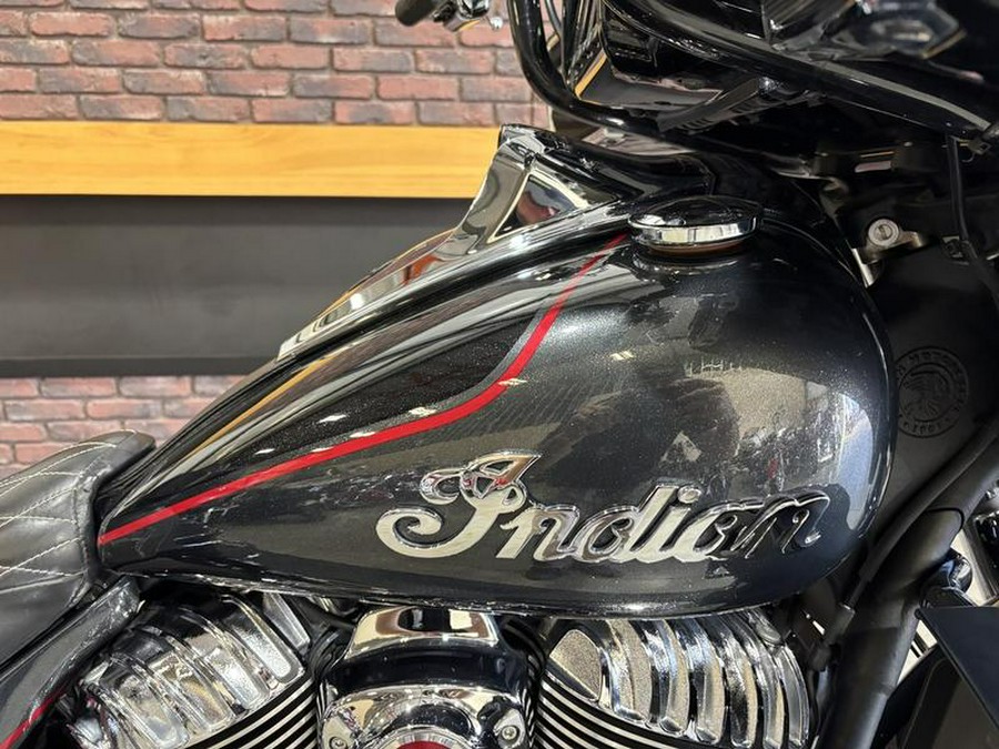 2020 Indian Motorcycle® Roadmaster® Elite Thunder Black Vivid Crystal Over Gunmetal Flake