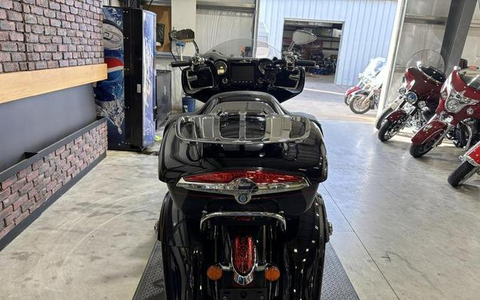 2020 Indian Motorcycle® Roadmaster® Elite Thunder Black Vivid Crystal Over Gunmetal Flake