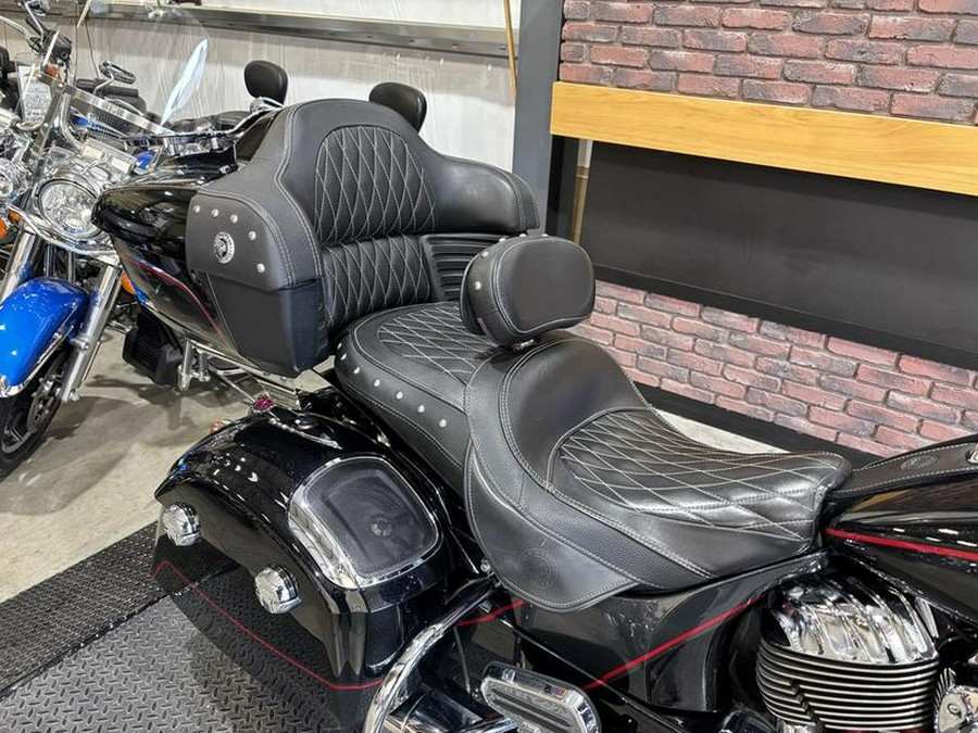 2020 Indian Motorcycle® Roadmaster® Elite Thunder Black Vivid Crystal Over Gunmetal Flake