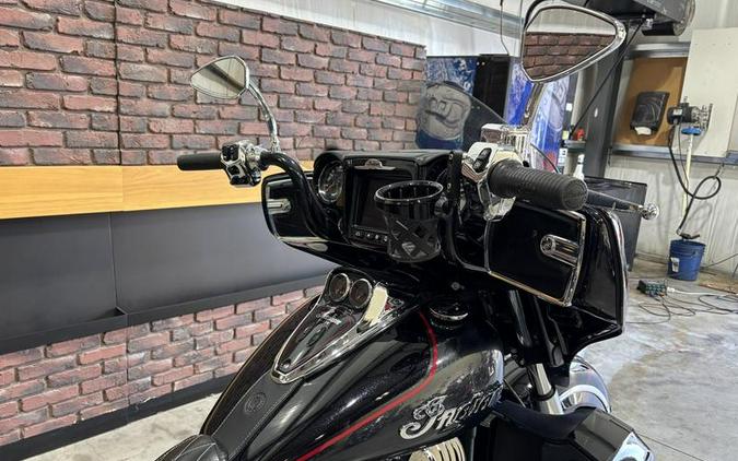 2020 Indian Motorcycle® Roadmaster® Elite Thunder Black Vivid Crystal Over Gunmetal Flake