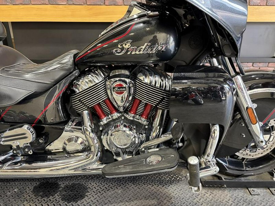 2020 Indian Motorcycle® Roadmaster® Elite Thunder Black Vivid Crystal Over Gunmetal Flake