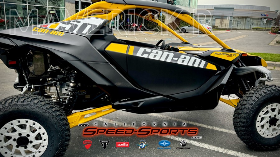 2024 Can-Am Maverick R X RS With Smart-Shox Black & Yellow