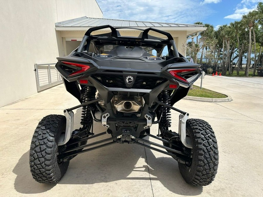 2024 Can-Am™ Maverick R X rs With SMART-SHOX