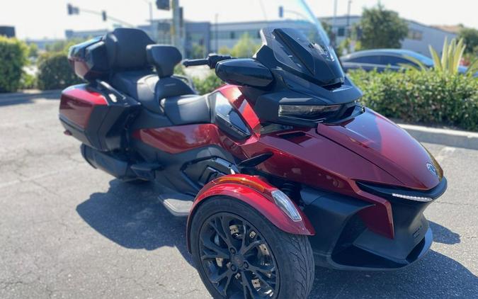 2022 Can-Am® Spyder RT Limited Dark Wheels