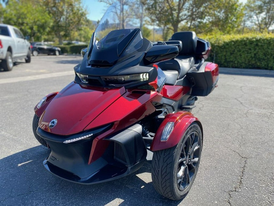 2022 Can-Am® Spyder RT Limited Dark Wheels