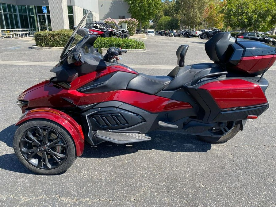 2022 Can-Am® Spyder RT Limited Dark Wheels