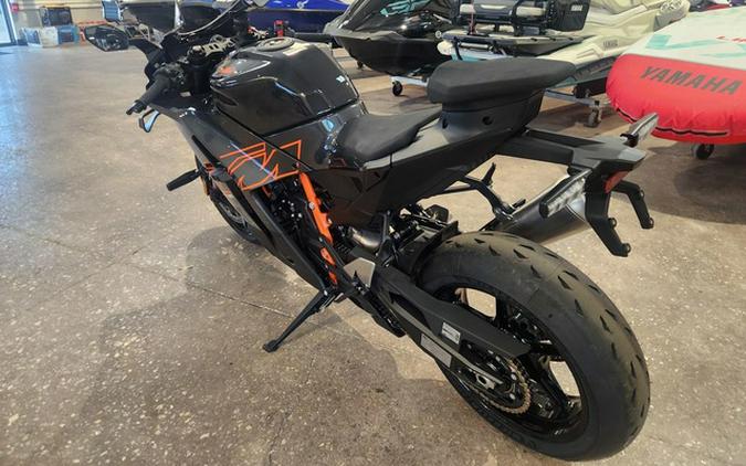 2026 KTM RC 990 R