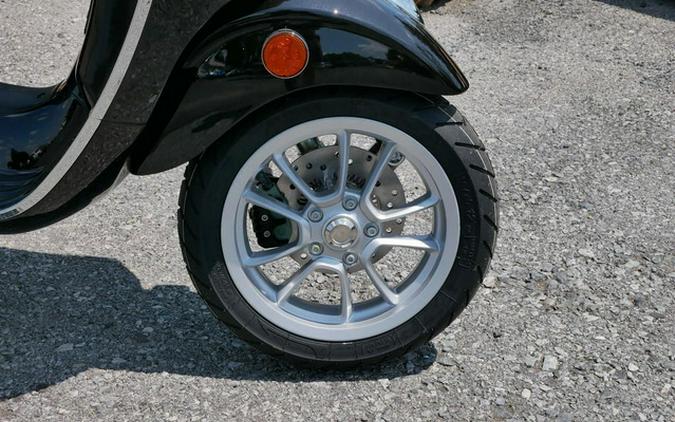 2023 Vespa Sprint 150