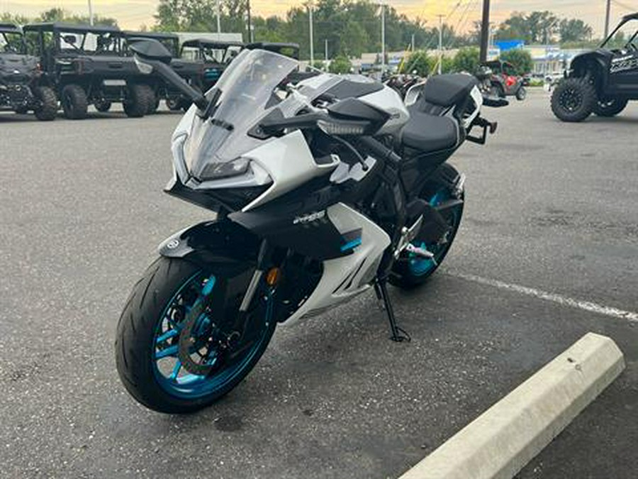 2025 CFMOTO 675SS