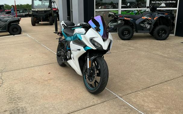 2022 CFMOTO 300SS