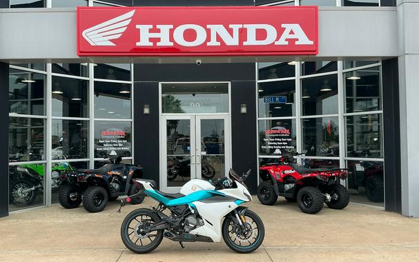 2022 CFMOTO 300SS