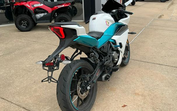 2022 CFMOTO 300SS
