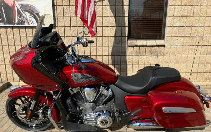 2024 Indian Motorcycle® Challenger® Limited Sunset Red Metallic