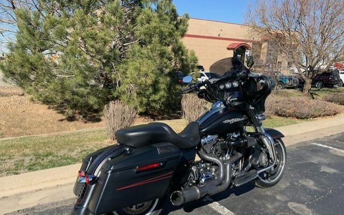 2016 Harley-Davidson Street Glide Special Black Denim