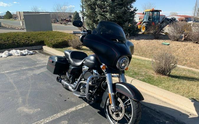 2016 Harley-Davidson Street Glide Special Black Denim