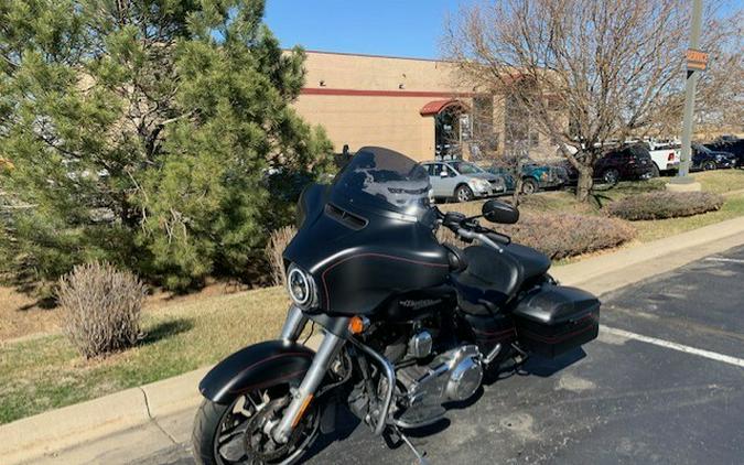 2016 Harley-Davidson Street Glide Special Black Denim