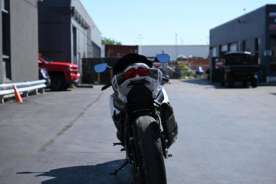 2016 Suzuki GSX-R1000