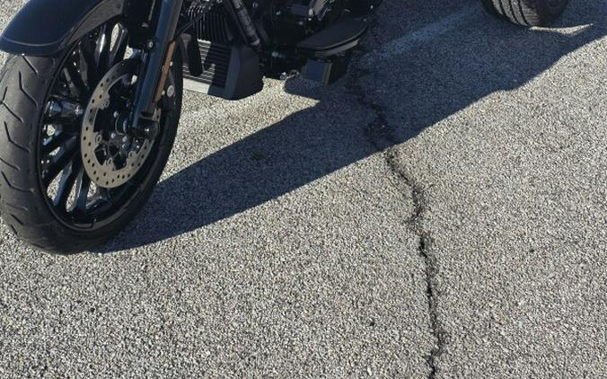 2024 Harley-Davidson® Freewheeler™ VIVID BLACK/BLK TRIM