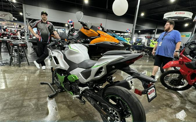 2024 Kawasaki NINJA 7 HYBRID ABS