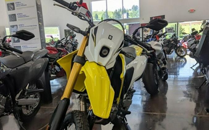 2025 Suzuki DR-Z4S Base