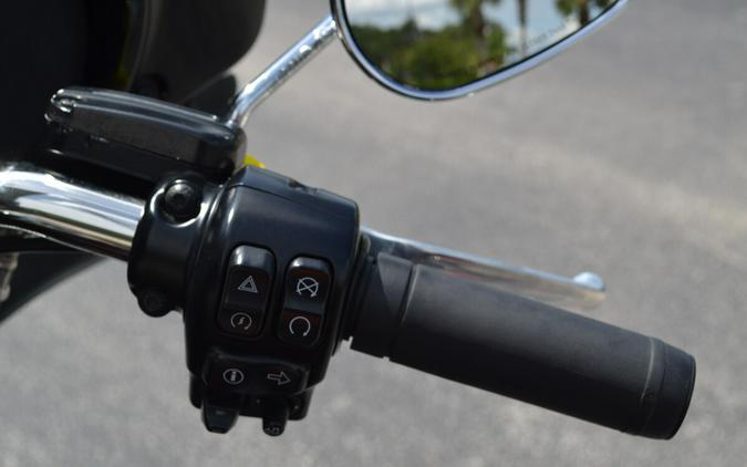 2015 Harley-Davidson® Ultra Limited Low - FLHTKL