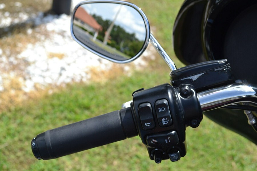 2015 Harley-Davidson® Ultra Limited Low - FLHTKL