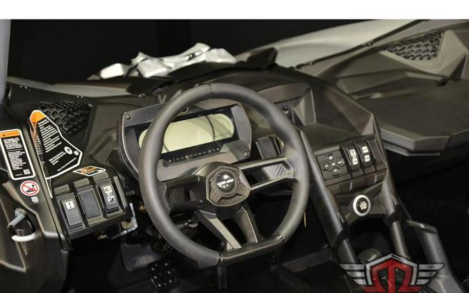 2025 Can-Am Maverick X3 X mr Turbo RR 72