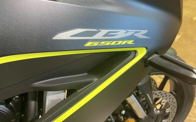 2026 Honda® CBR650R E-Clutch