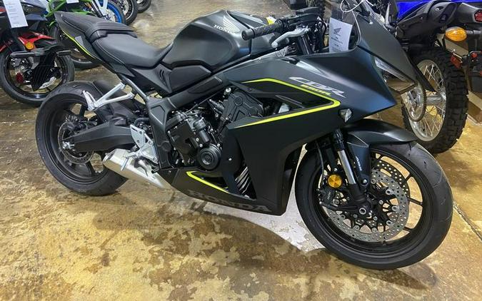 2026 Honda® CBR650R E-Clutch