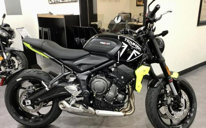 2024 Triumph Trident 660 Jet Black/Triumph Racing Yellow