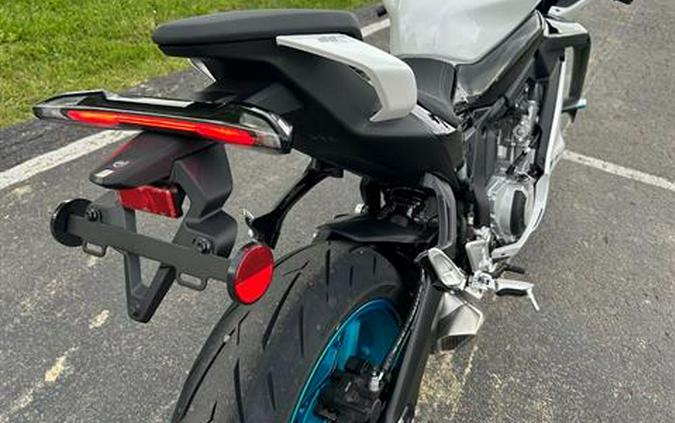 2025 CFMOTO 675SS