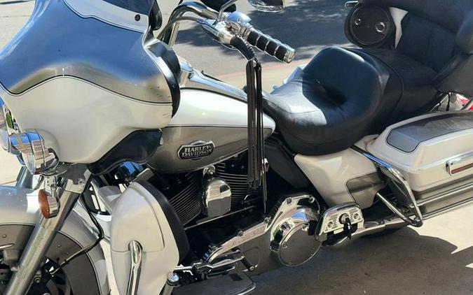 2009 Harley-Davidson® FLHTCU - Ultra Classic® Electra Glide®