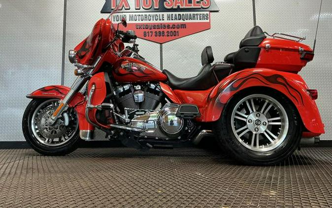 2015 Harley-Davidson Tri Glide Ultra Classic FLHTCUTG