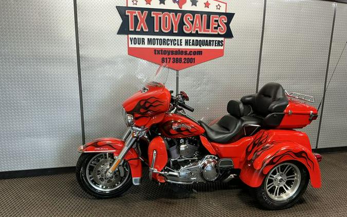 2015 Harley-Davidson Tri Glide Ultra Classic FLHTCUTG