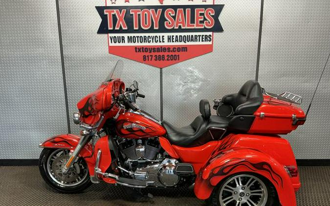 2015 Harley-Davidson Tri Glide Ultra Classic FLHTCUTG