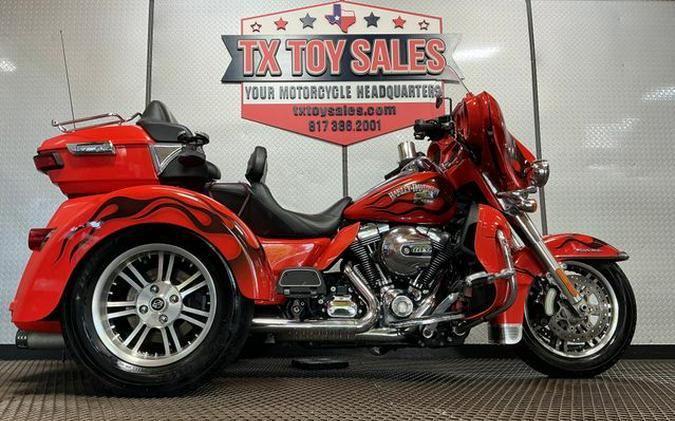 2015 Harley-Davidson Tri Glide Ultra Classic FLHTCUTG