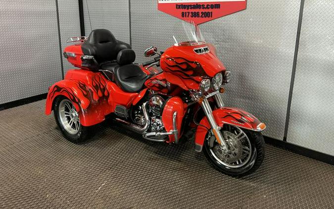 2015 Harley-Davidson Tri Glide Ultra Classic FLHTCUTG