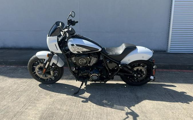 2024 Indian Motorcycle® Sport Chief Ghost White Metallic Smoke