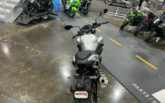 2024 Kawasaki Z7 HYBRID ABS