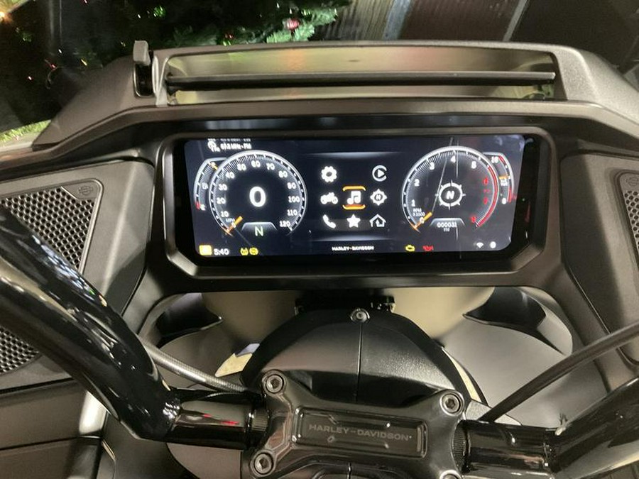 2025 Harley-Davidson® FLTRX - Road Glide®