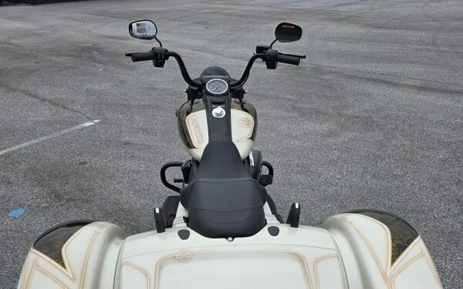 2023 Harley-Davidson® Freewheeler® WHITE SAND PRL