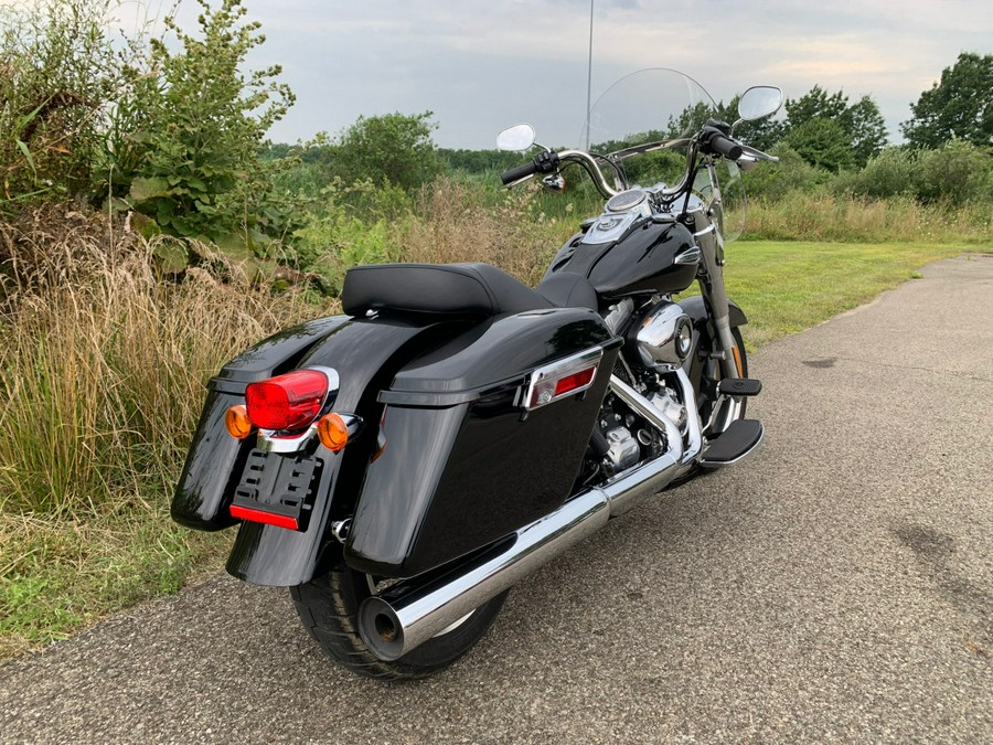 2015 Harley-Davidson® Switchback™ Vivid Black